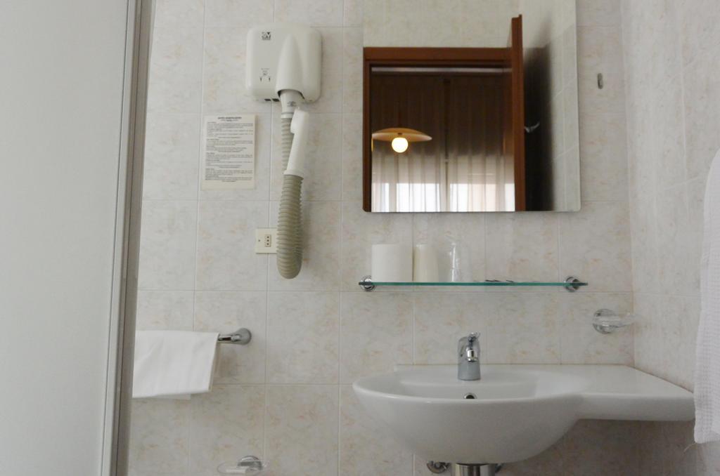 Dipendenza Aurora Apartment Pavia Exterior photo