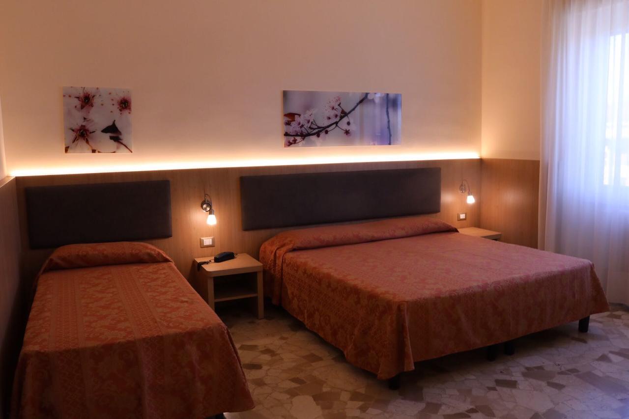 Dipendenza Aurora Apartment Pavia Exterior photo
